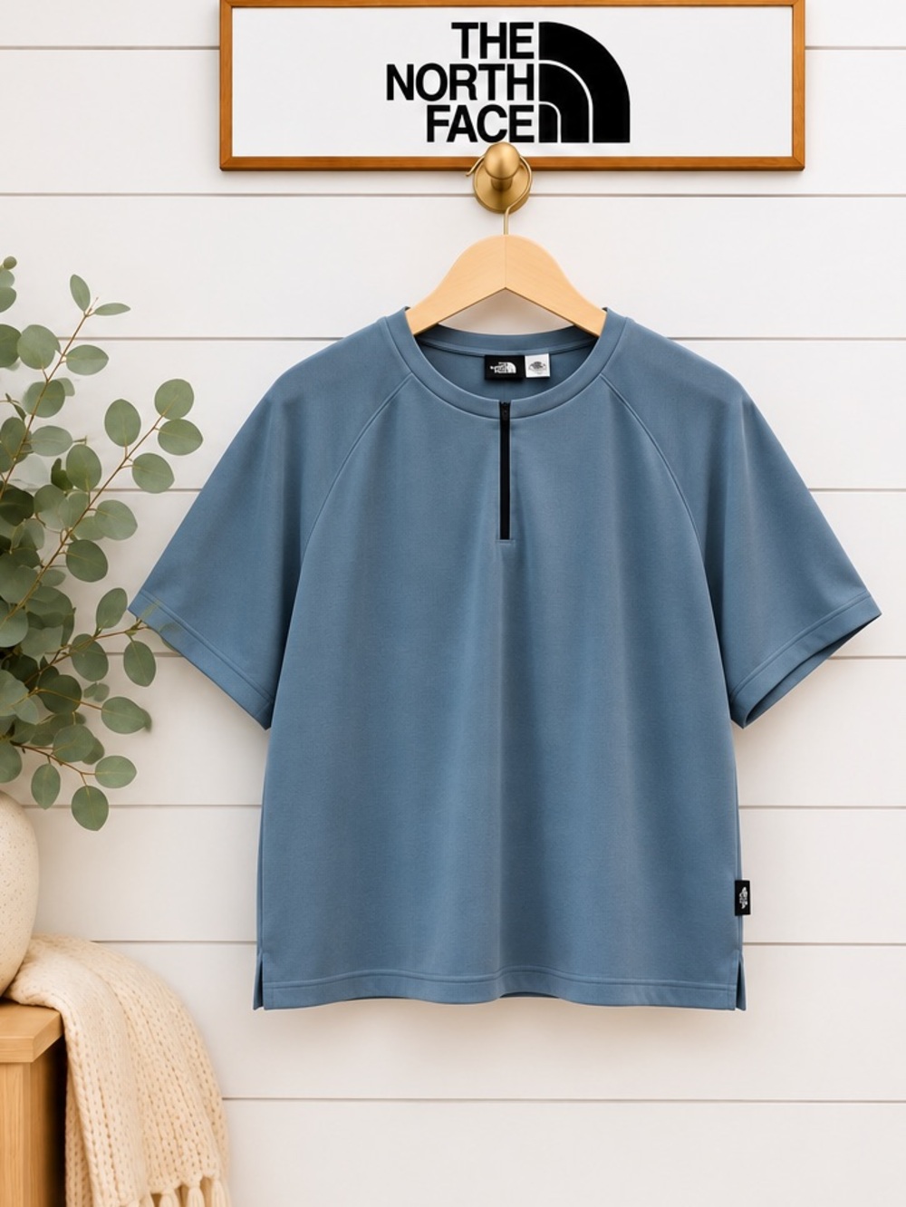 THE NORTH FACE Blue Short Sleeve Zip Top XL